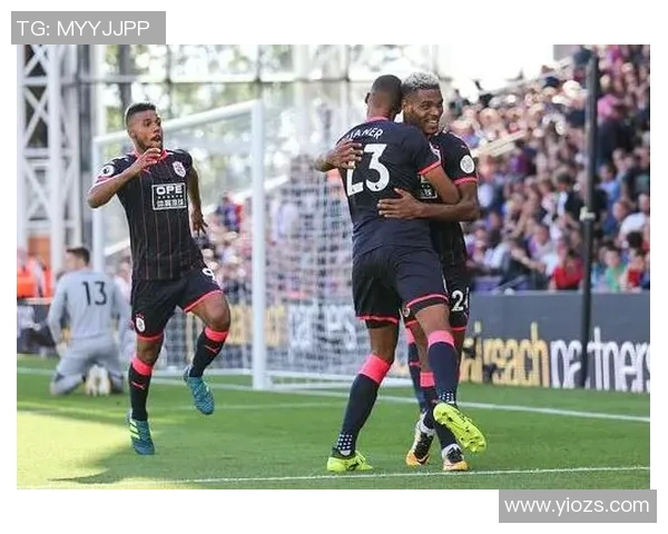 2018年8月19日曼联对阵哈德斯的精彩比赛回顾与分析