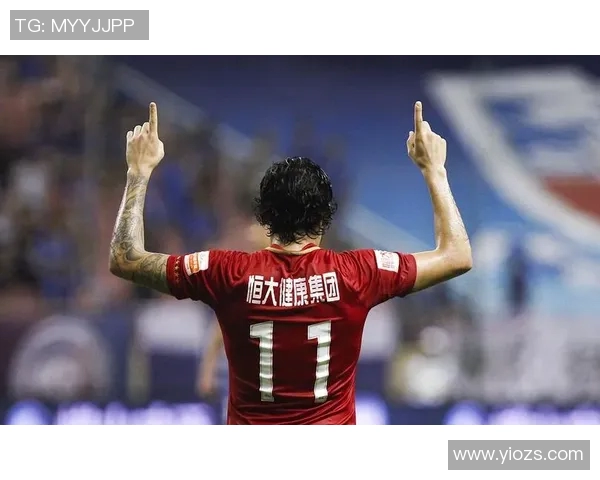 大连与恒大激战正酣比分悬念重重球迷期待精彩瞬间 大连与恒大激战正酣比分悬念重重球迷期待精彩瞬间