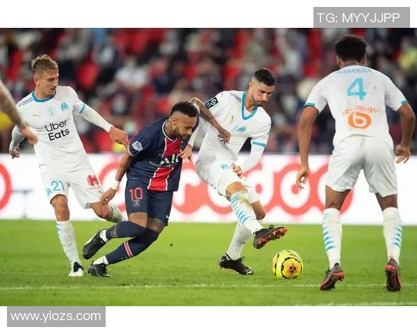 沙斯辛与保德比的激烈对决揭示足球战术与团队精神的较量 沙斯辛与保德比的激烈对决揭示足球战术与团队精神的较量