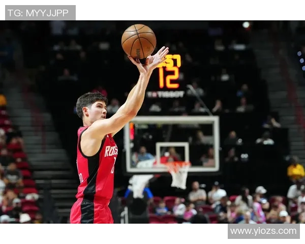 火箭队与活塞队激战正酣NBA精彩直播尽在眼前